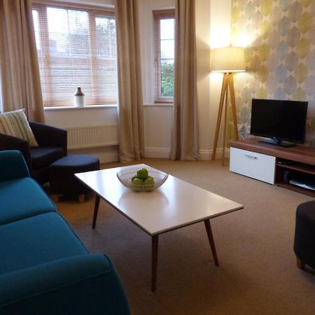 St Raphael House, City Centre Charming Apartments 贝辛斯托克 外观 照片