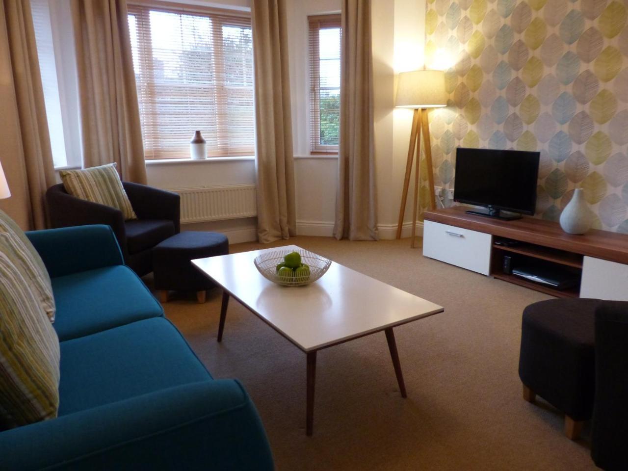 St Raphael House, City Centre Charming Apartments 贝辛斯托克 外观 照片